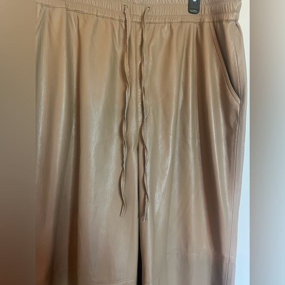 GOOD AMERICAN | Faux Leather Warm Caramel Wide Leg Pants Size 5 (2XL) - Picture 8 of 13